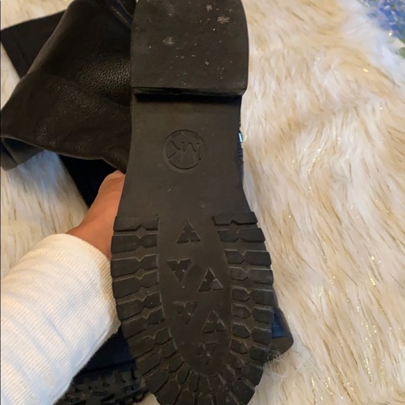 Michael KORS - Black Leather Knee High Boot  Size 6 - Picture 4 of 10